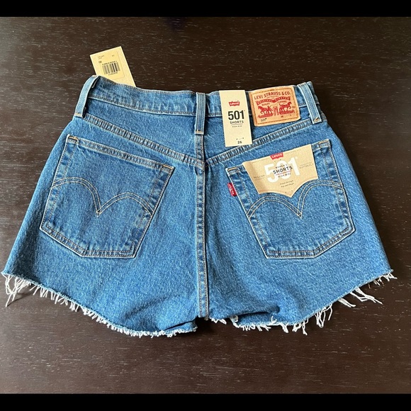 Levis High-Rise 501 Shorts - Picture 3 of 3